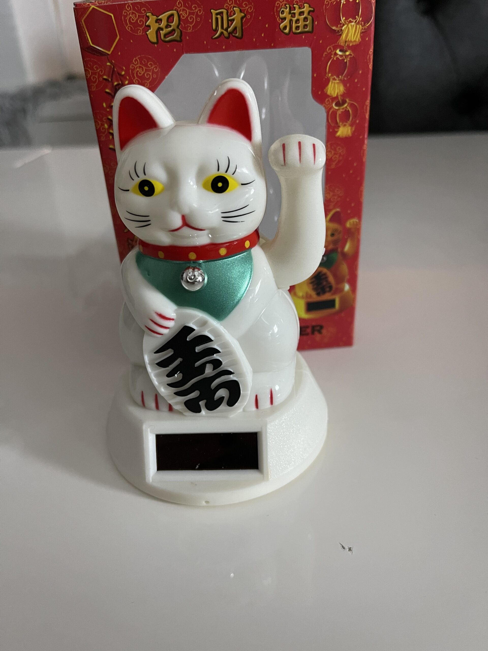 Lucky Cat, weiß. Solarbetrieben + Batteriefach – Bild 2