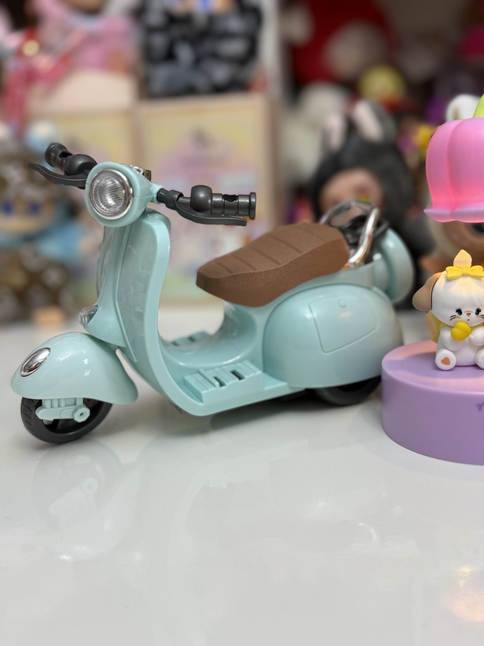 Mini Scooter mit Licht & Musik – Perfekt für Labubu & Co. – Bild 7